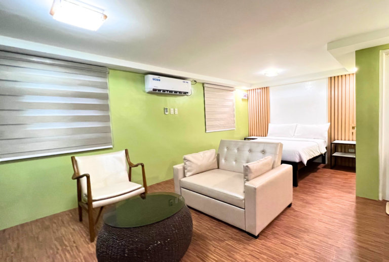 Deluxe Queen Room